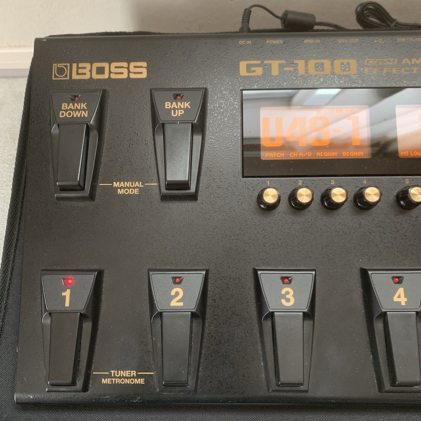 BOSS GT-100 Multi-Effects Guitar Processor – COSM Amp Modeling / USB / Looper
