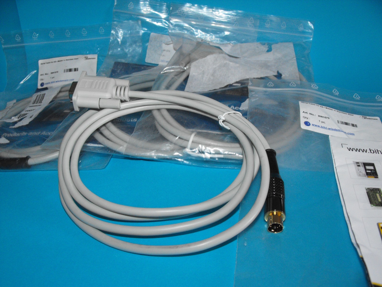 Bihl-Wiedemann BW1575.SERIAL CABLE,D-SUB DATA CABLE 9-PIN,MINI-DIN PLUG 6PIN.NEW