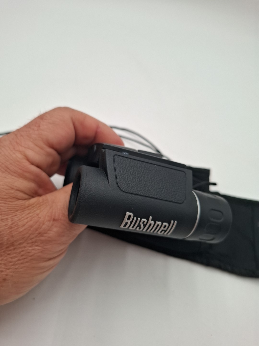 BUSHNELL BINOCULARS 8X21 COMPACT W/ Pouch