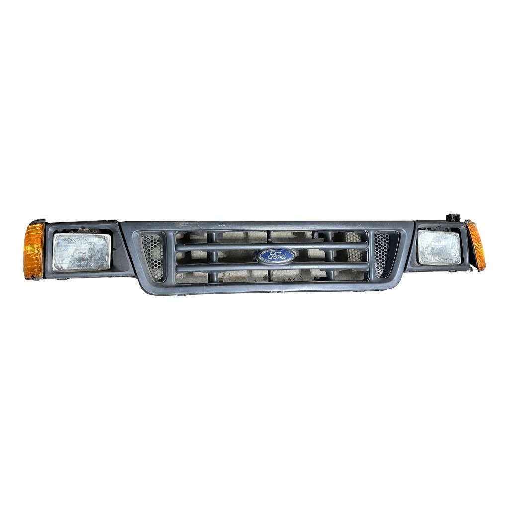 4C2Z-8200-AAA Grille Ford E450 Super Duty