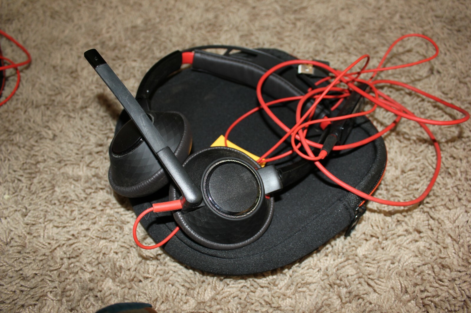 PLANTRONICS Poly Blackwire 5200 C5200 Stereo Headset -