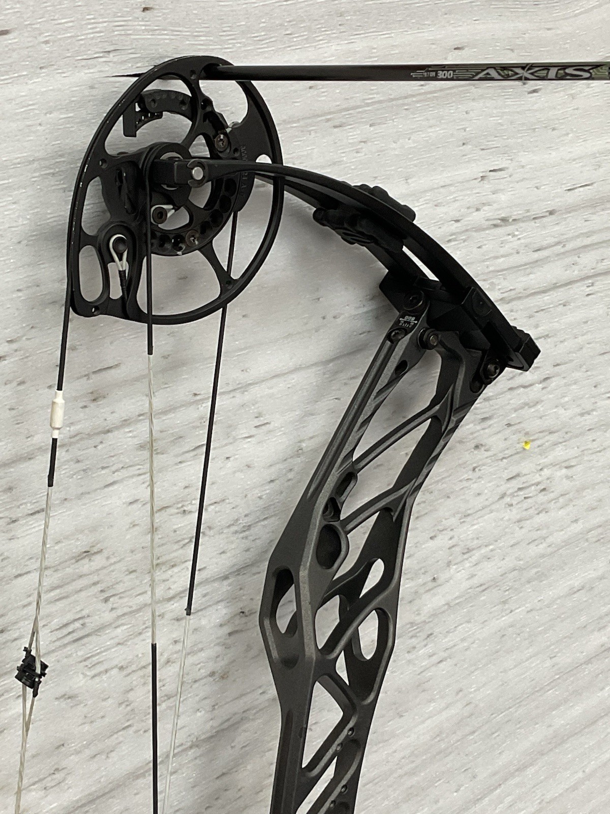 Elite Kure #65, RH In Graphite Gray