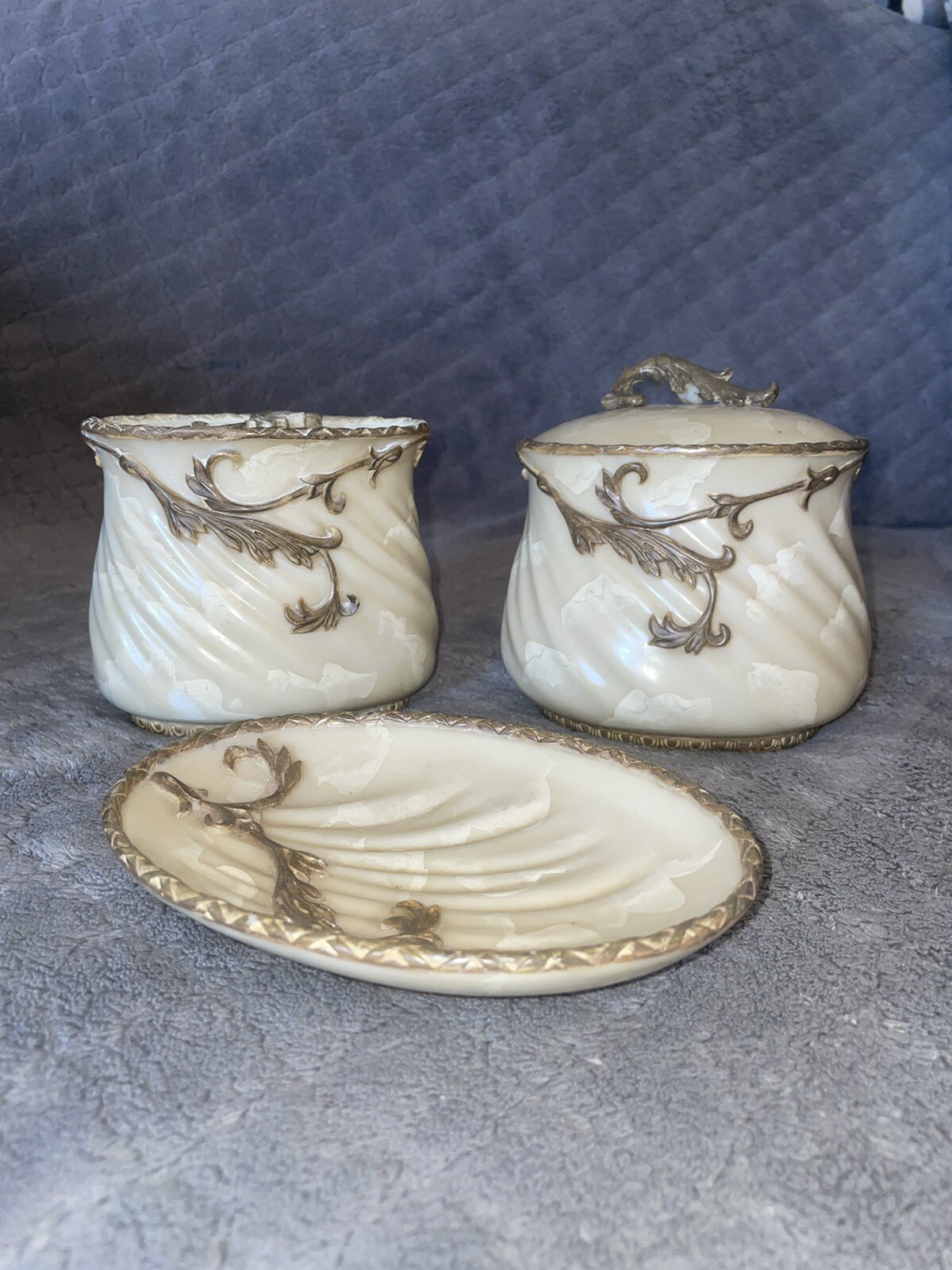 VTG Allegro Bathroom Set Of 3 Toothbrush Holder Cotton Ball Soap Dish Resin Gold