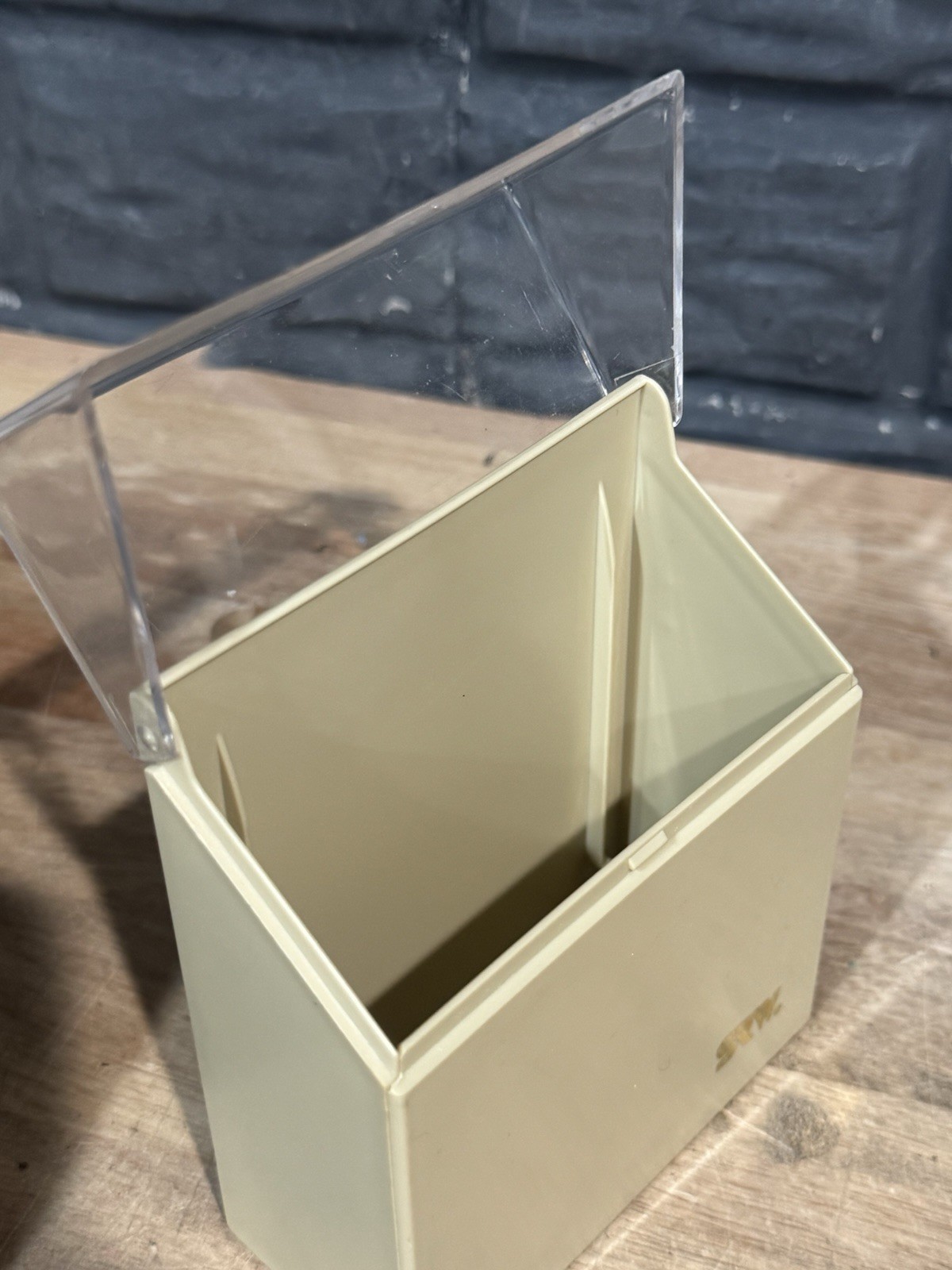 SRW Computer Components Co File Floppy Storage Case Small Case