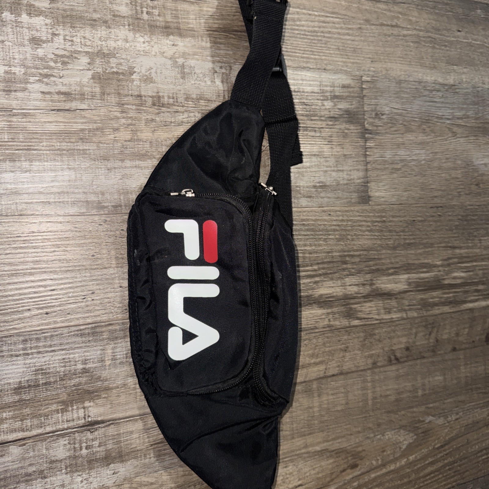 Fila L16911 Unisex Black Heritage Sports Hiking Fanny Pack One Size