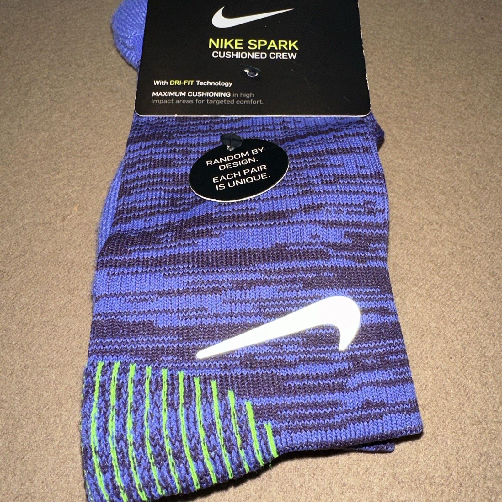 NIKE DRI FIT SPARK Purple RUNNING CUSHIONED CREW SOCKS SX7282-554 M4-5.5 W5.5-7