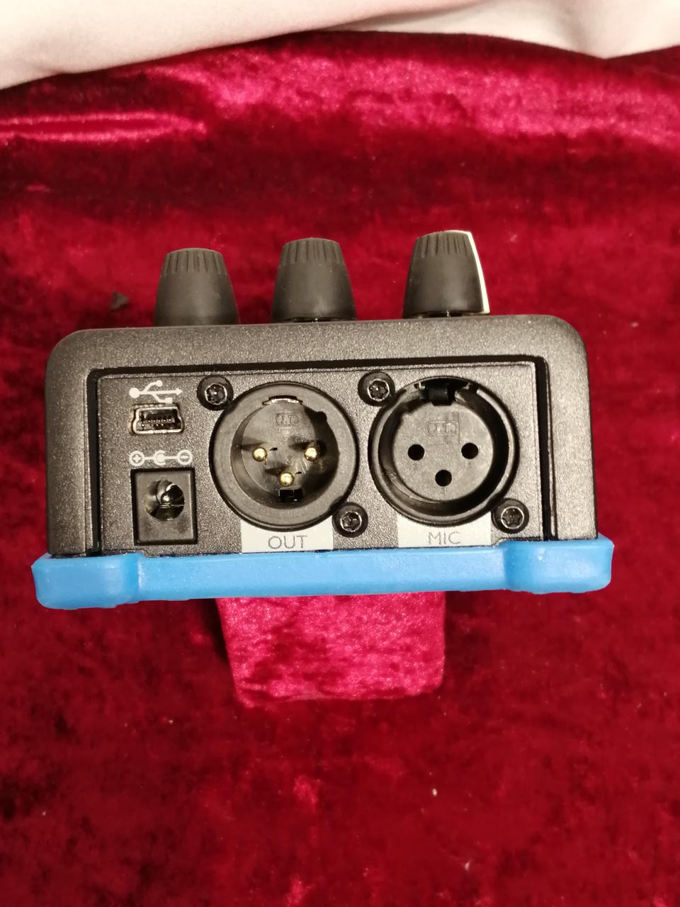 TC-HELICON VoiceTone C1 Vocal Effects Processor
