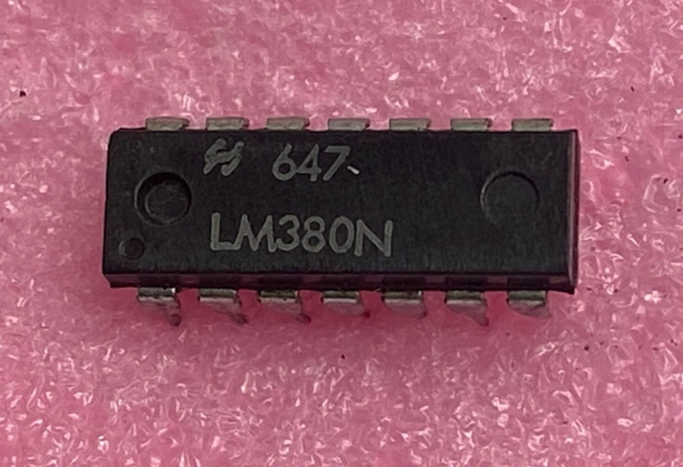 National LM380N 2.5w audio amplifier Integrated Circuit