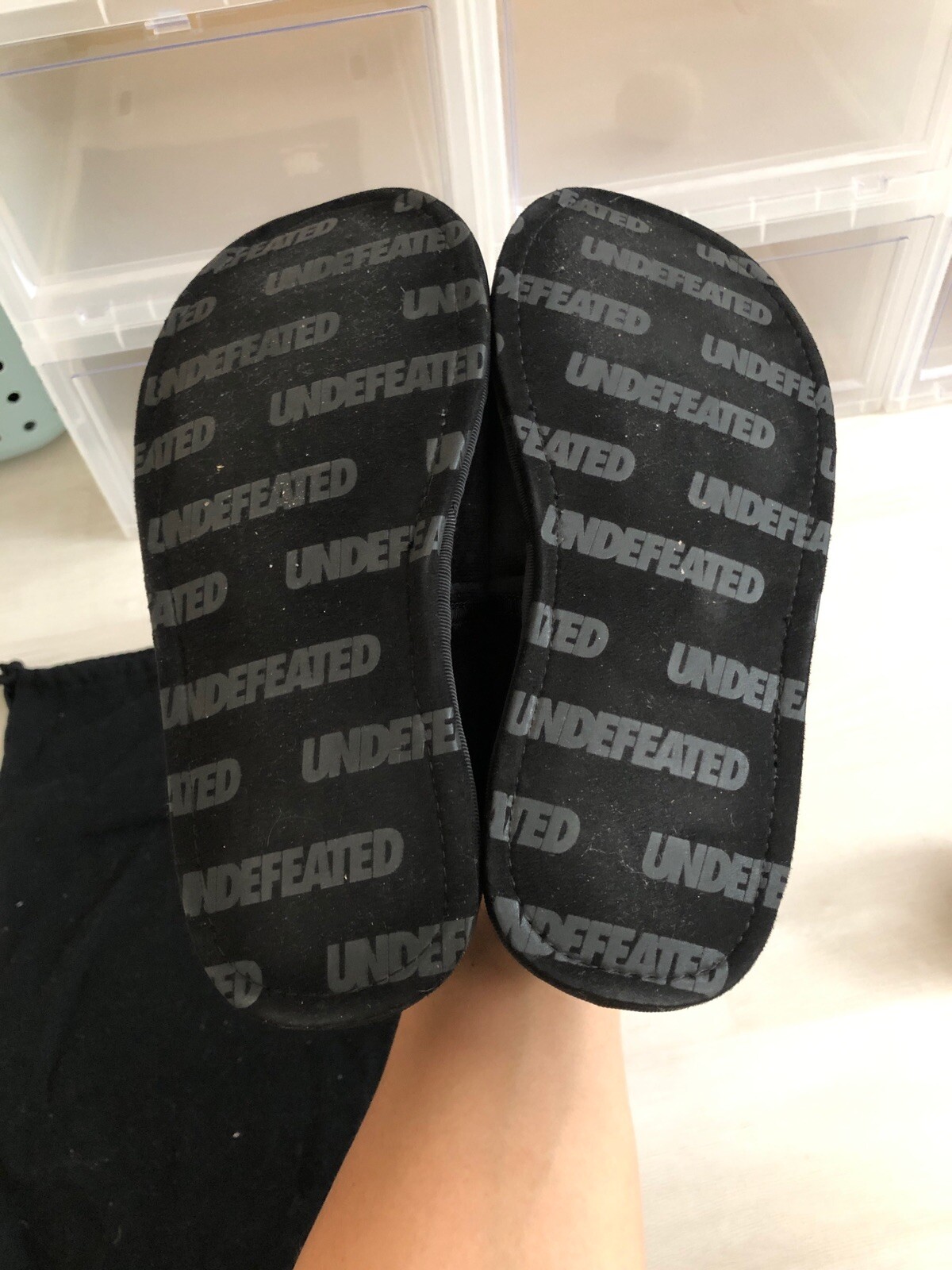 Undefeated Velvet House Slipper Black / Small