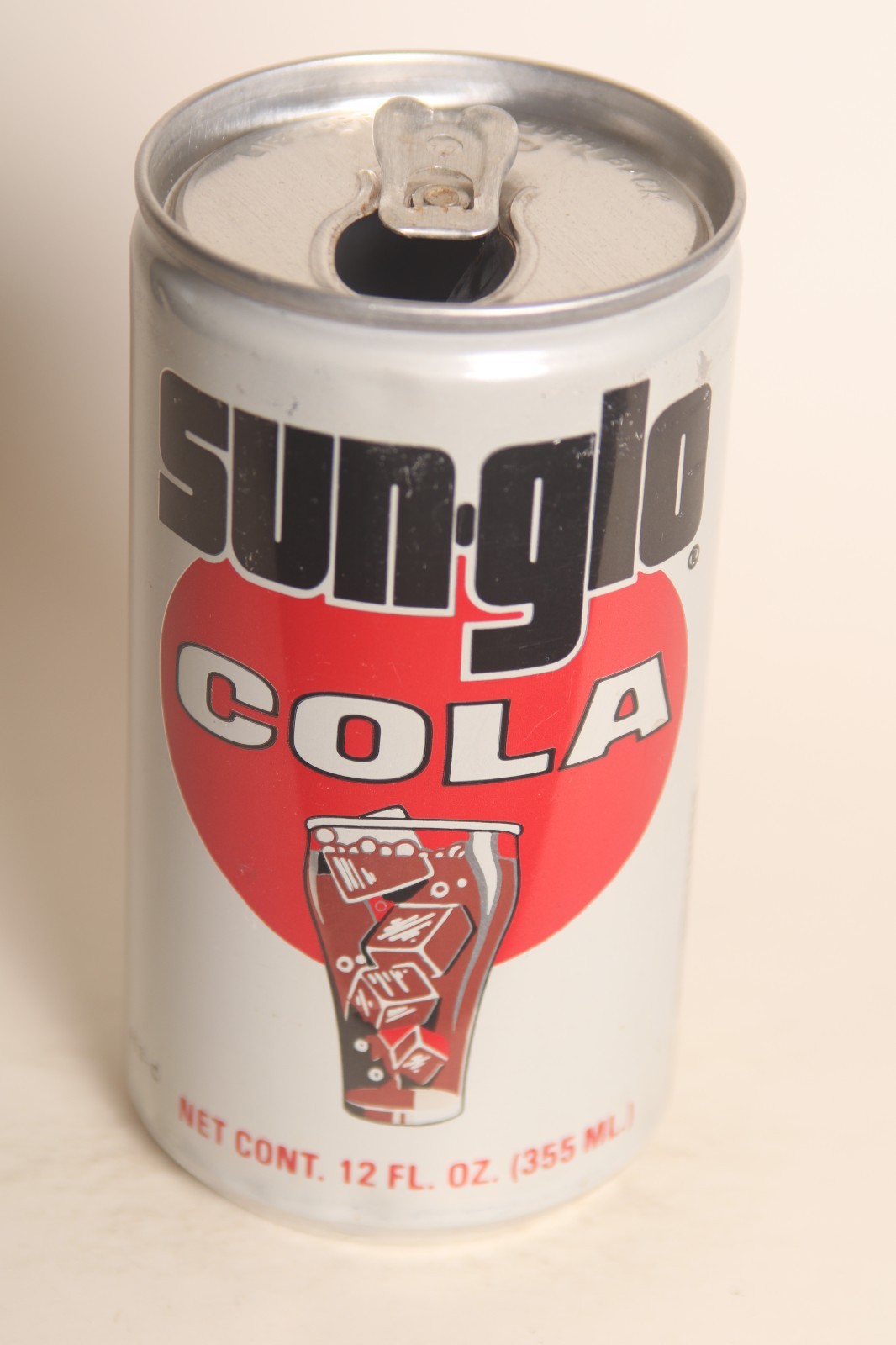 Sun-Glo Cola soda can