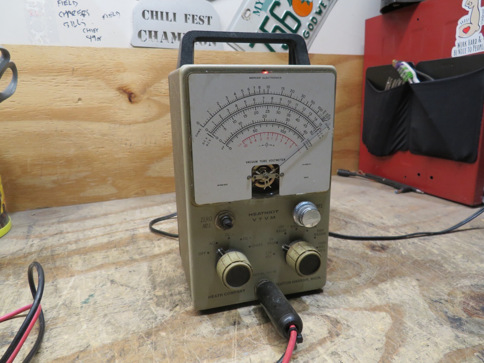 Heathkit IM-18 VTVM POWERED ON / PARTS REPAIR AS IS ( MISSING COVER )