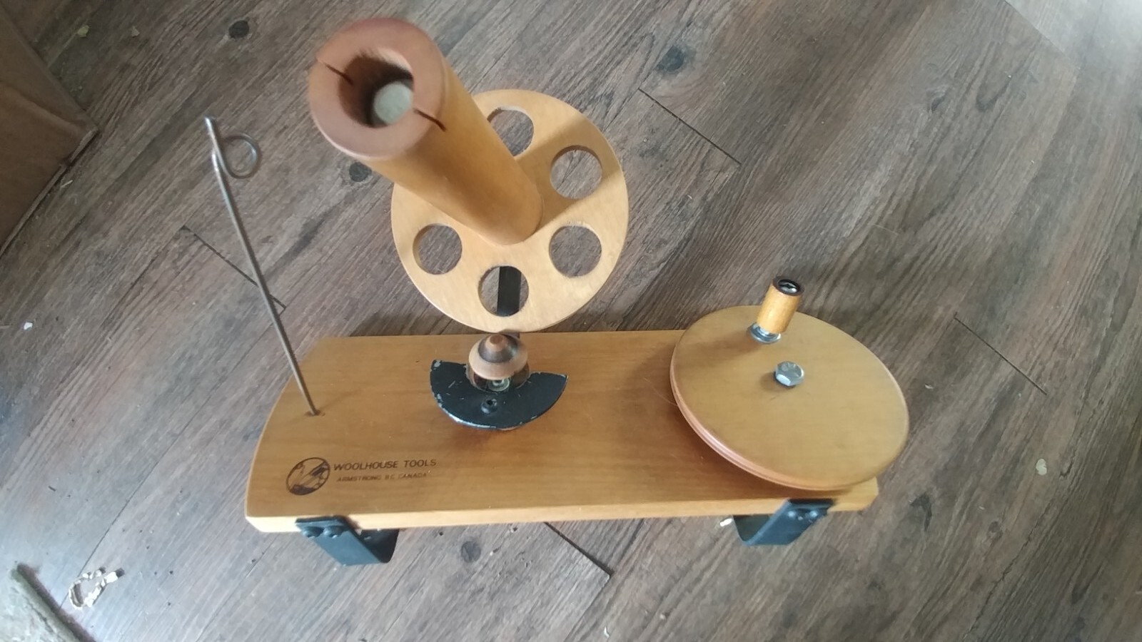Wood House Tools  Wood Base Jumbo Skein Yarn Wool Ball Winder USA