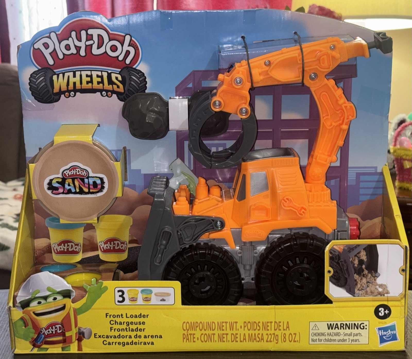 NEW SEALED Play-Doh Wheels Front Loader Toy Truck for Kids Ages 3 and Up US54