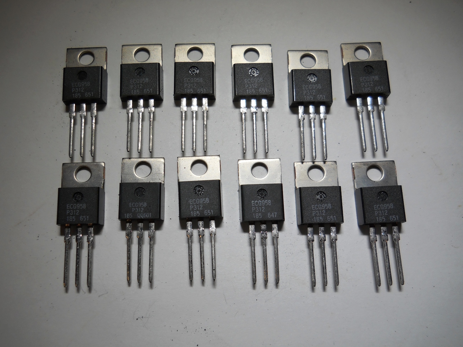 PHILLIPS ECG958 VOLTAGE REGULATOR (SET OF 12) NOS CONDITION NO BOX