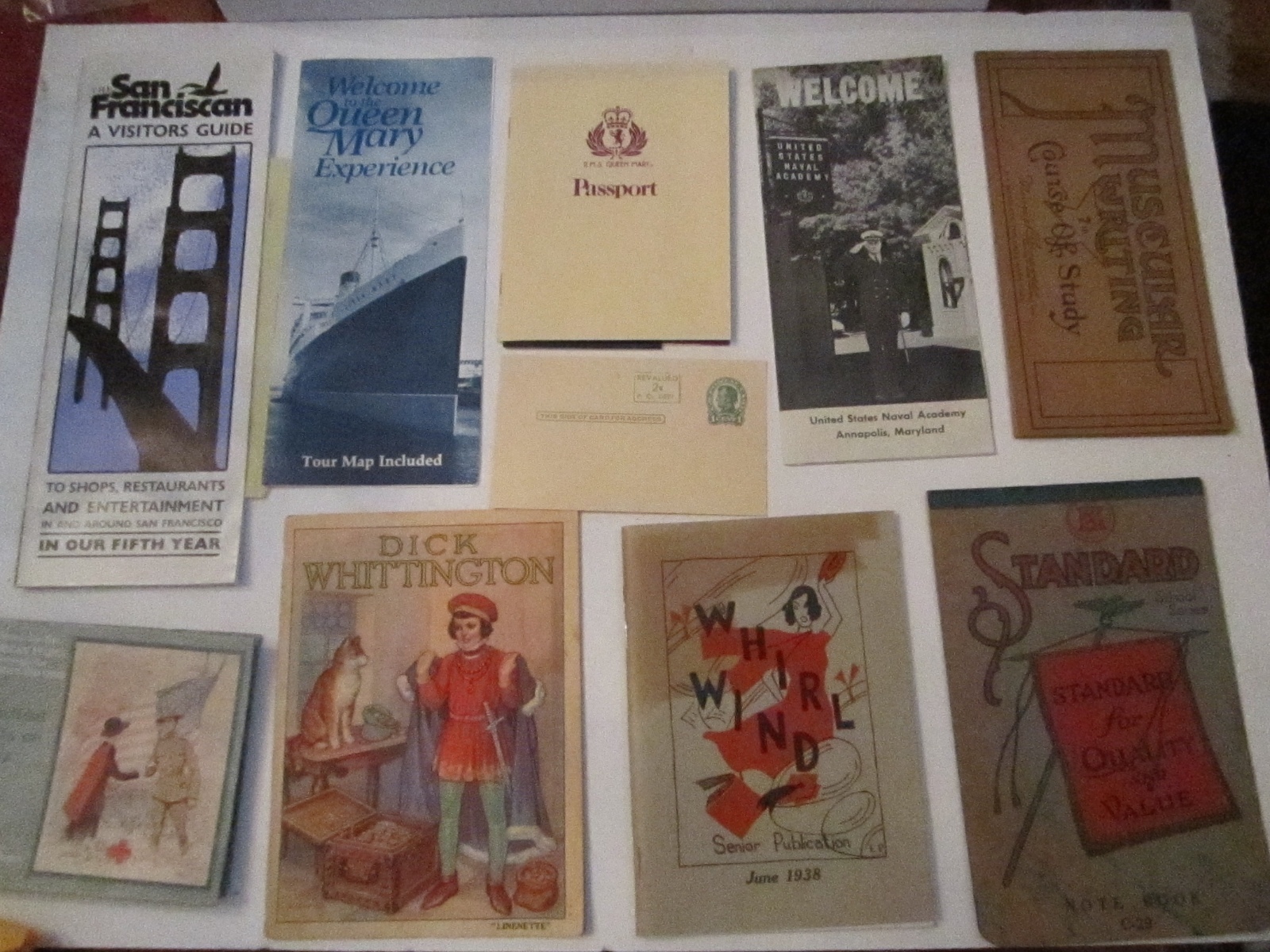 LARGE LOT OF HISTORICAL & COLLECTIBLE BOOKLETS & MORE  - LOT 6 - TUB CL