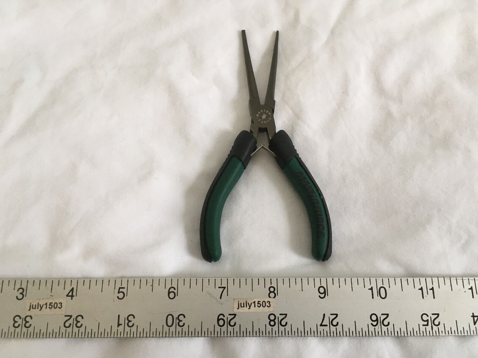 NEW Masterforce 5-1/2" Needle Nose Mini Pliers - Corrosion Resist, Molded Grip