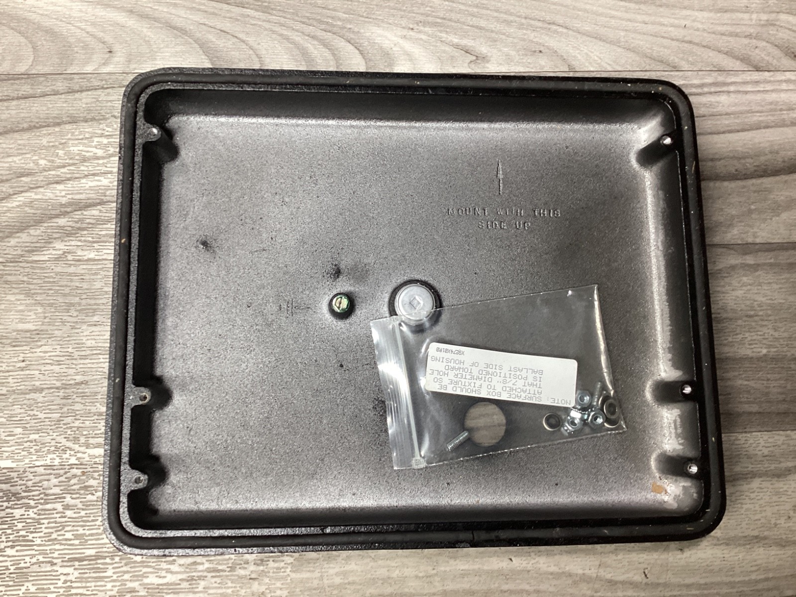 Beta Lighting Inc. BQSB-9000 Surface #102B131PR3