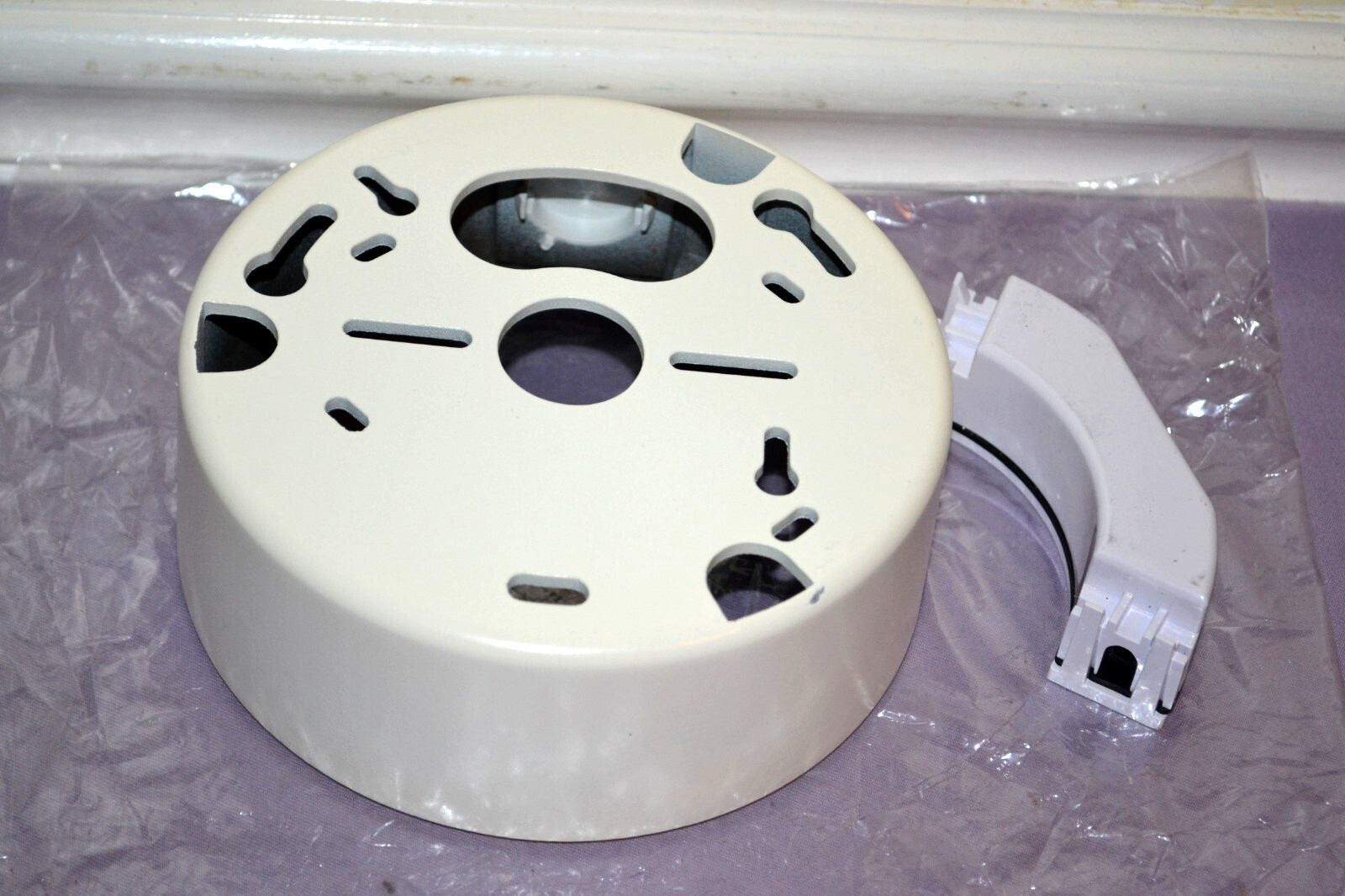 Bosch VDA-455SMB-IP Camera Mount for Dome Camera IF Version -- New Other