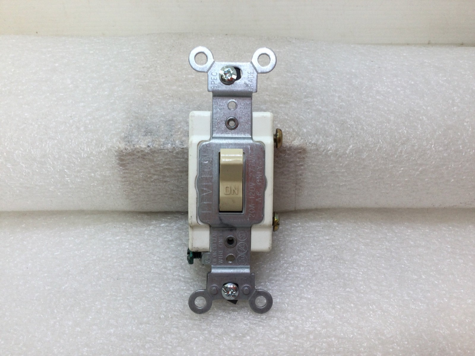 Leviton CS120-2I 20A 120/277VAC Single Pole Toggle Switch Side Wired - Ivory