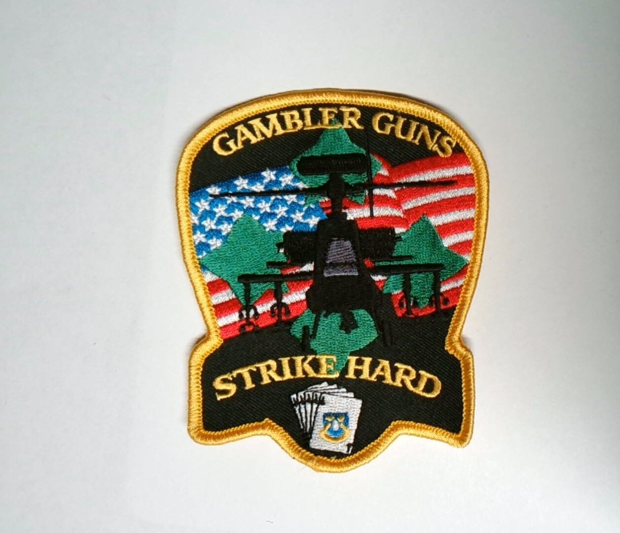 MILITARY PATCH SEW ON US ARMY 4TH INF AVIATION REGIMENT GAMBLER GUNS STRIKE HARD