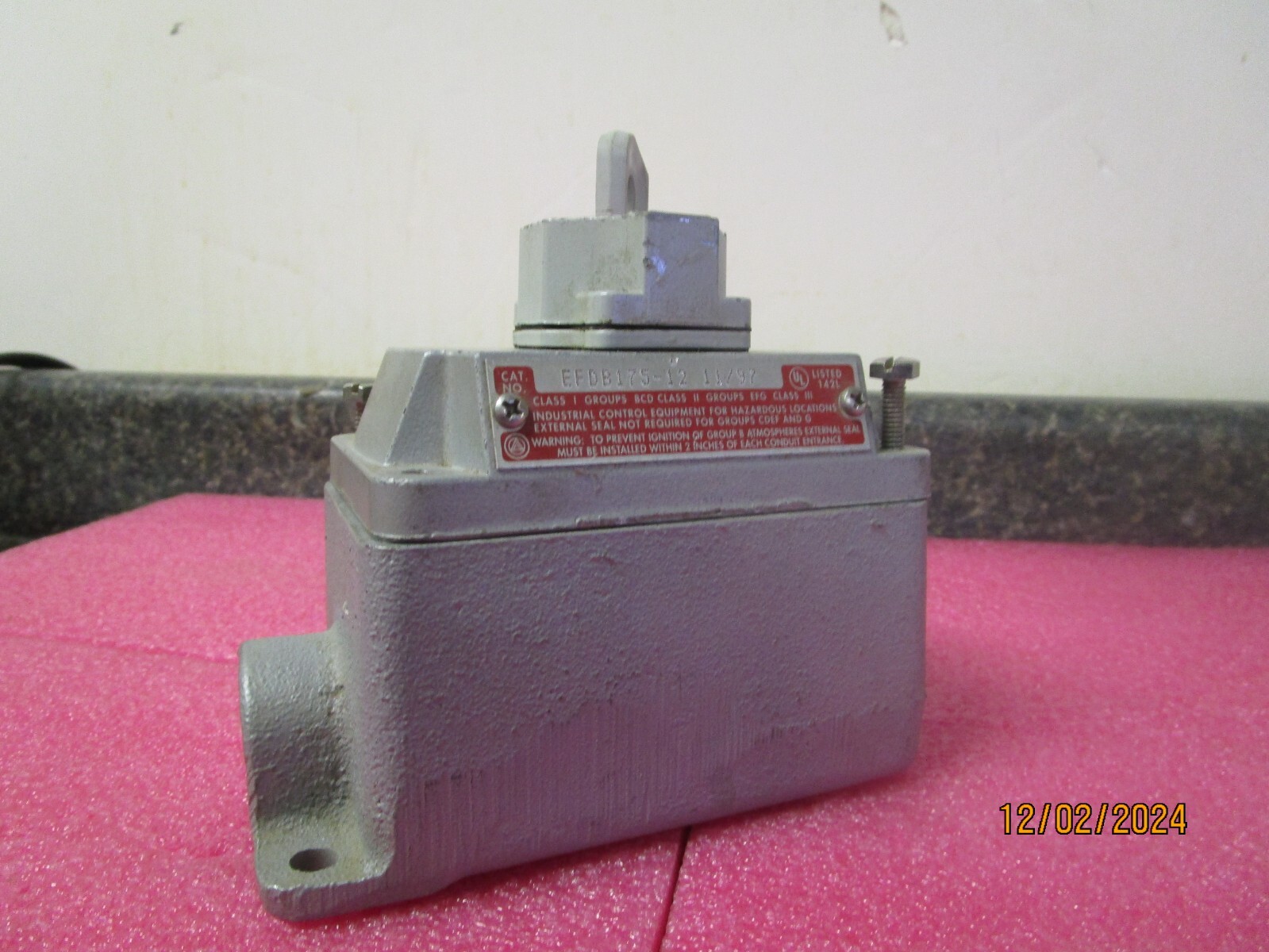Appleton Selector Switch Control Station Sealed 2 Position, 2 Circuit EFDB175-12
