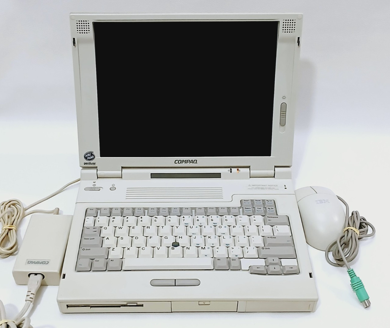 Vintage Compaq LTE 5400 Laptop - For Parts only