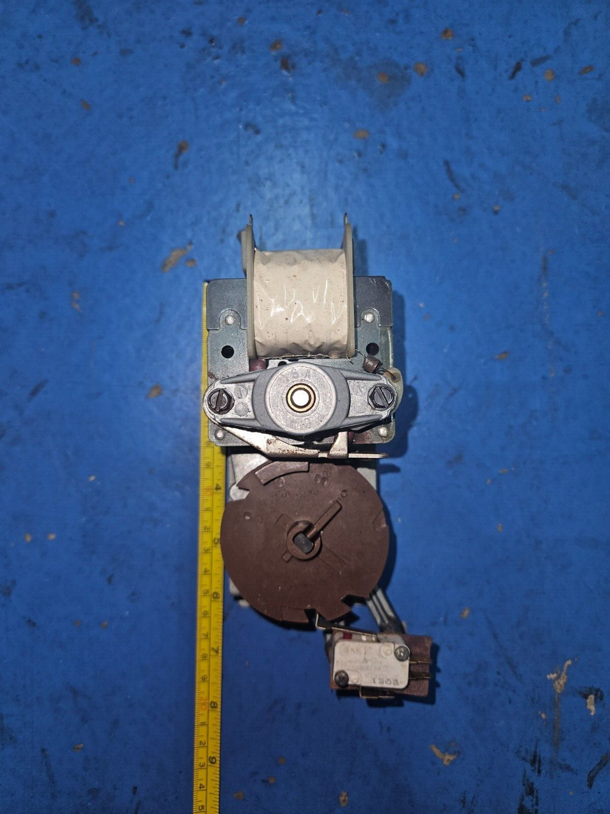 DIXIE NARCO 501T 501R 501MC SODA MACHINE BROWN CAM VEND MOTOR W/SQUARE MAGNET