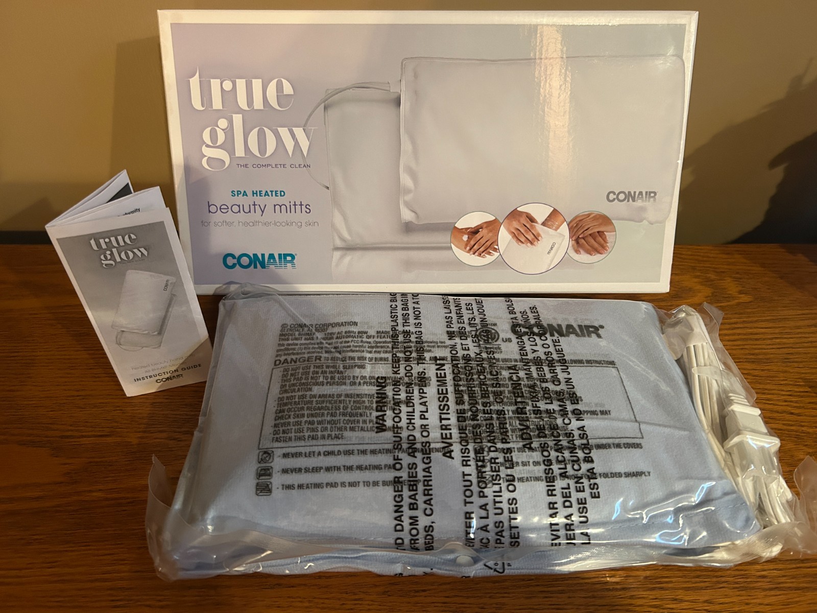 CONAIR TRUE GLOW COMPLETE CLEAN SPA HEATED BEAUTY MITTS ~ NIB ~