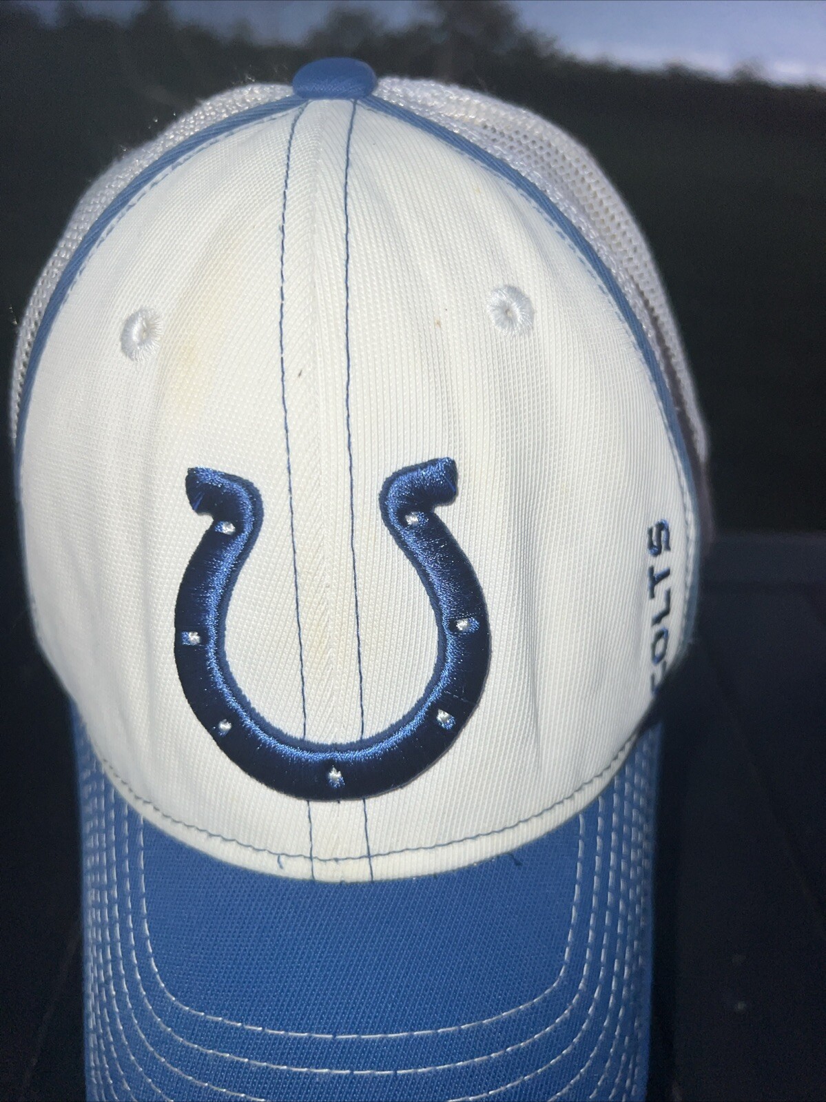 Indianapolis Colts White Hat Cap w Blue Horseshoe, White Mesh Worn Inside