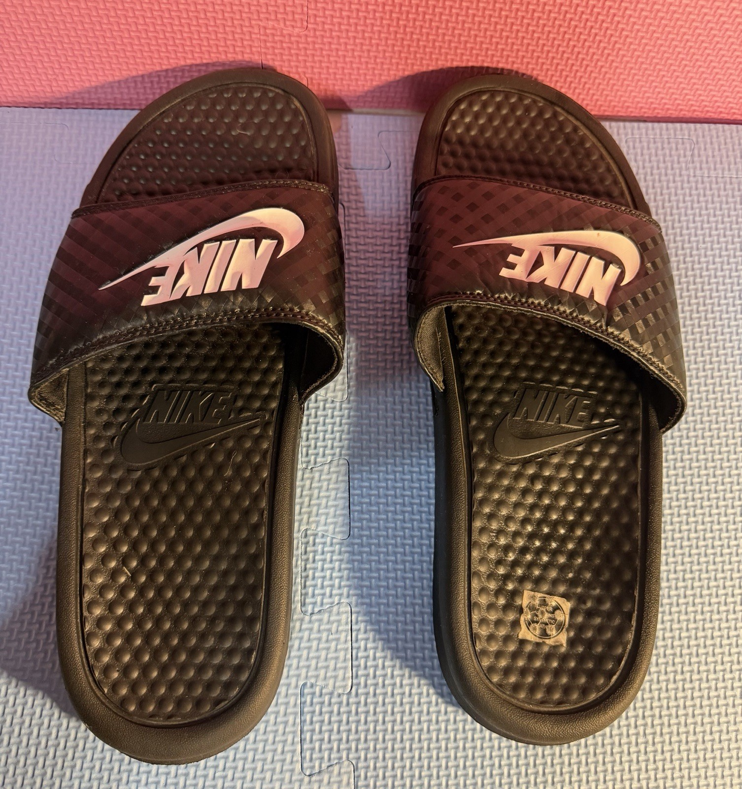 Nike Women’s / Men's Slide Sandals Black Logo Slip-On US 9.  343881-011