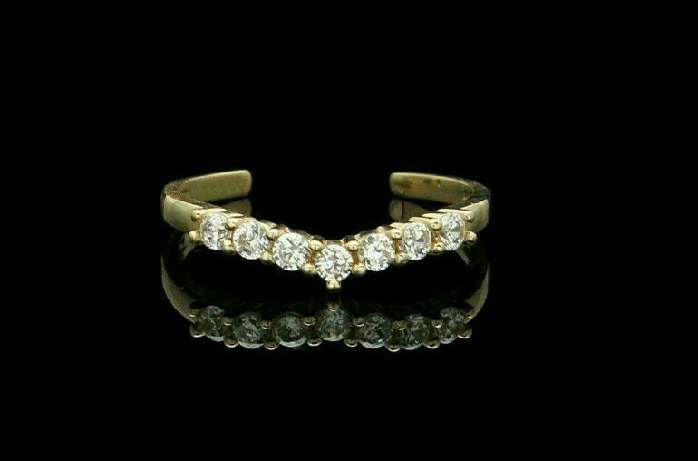 0.10Ct Cubic Zirconia Women's V Shape Adjustable Toe Ring 925 Silver
