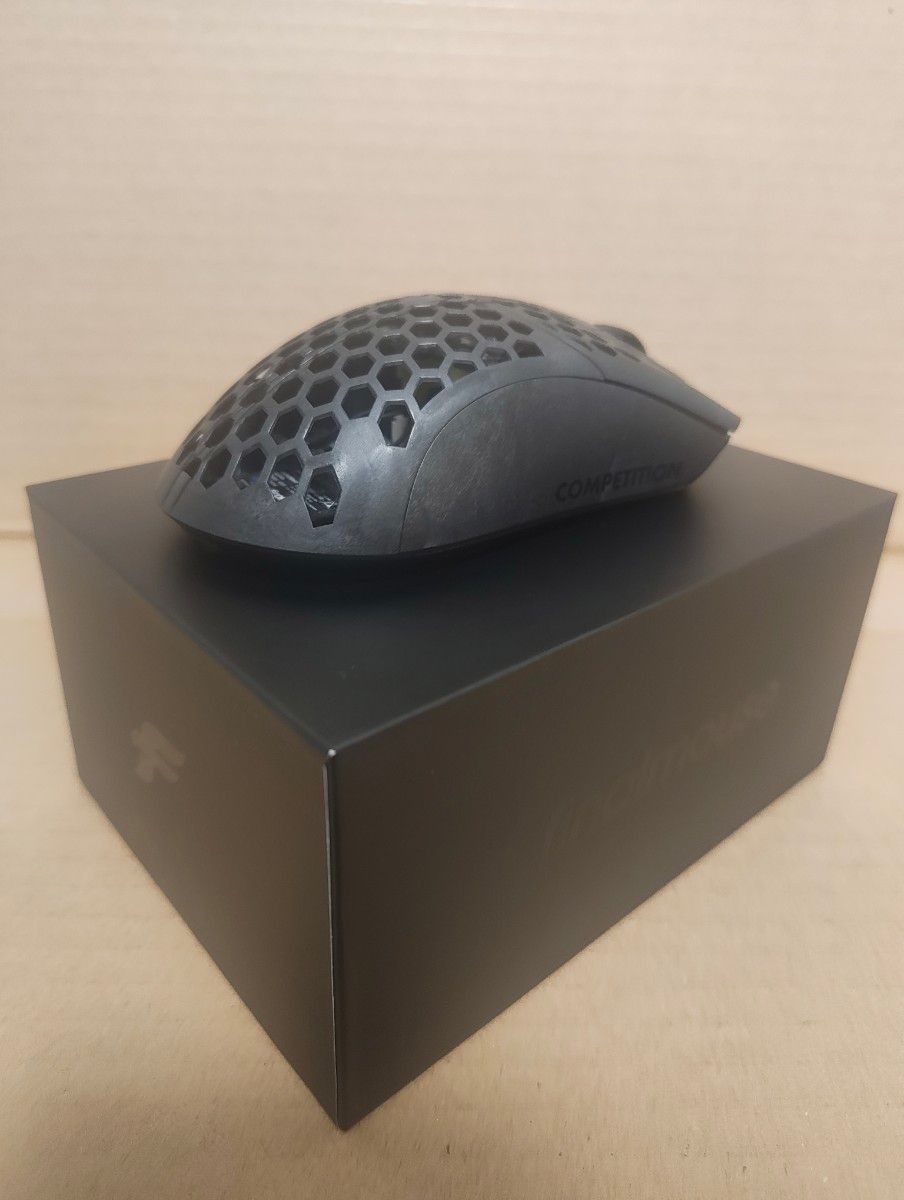 Finalmouse UltralightX Competition Raw Carbon Wireless Gaming Mouse Medium Size