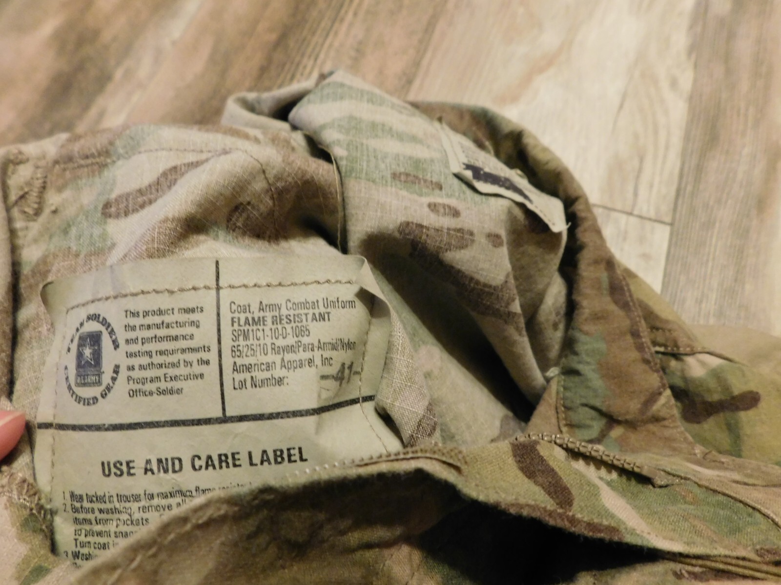 US AIR FORCE MULTICAM FLAME RESISTANT TOP COAT SIZE MED - SHORT