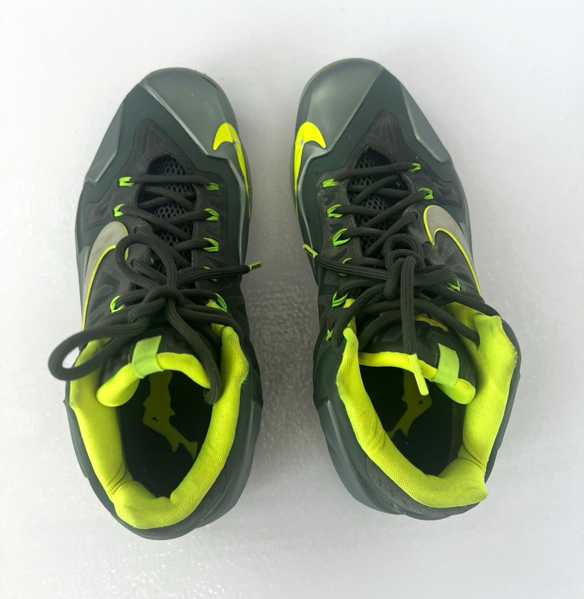 Nike Lebron Dunkman 11 Gray/Volt Cushioned Lace-Up Basketball Sneaker 488244
