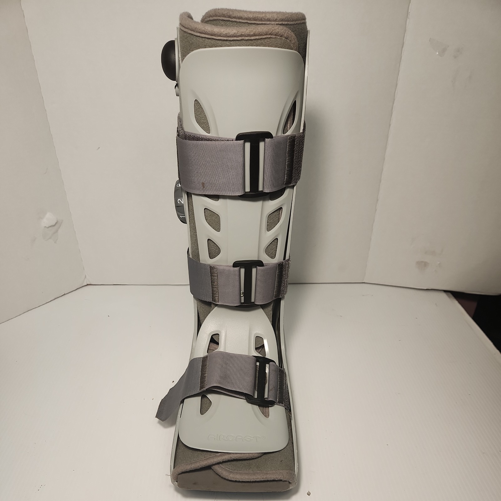 Aircast Softstrike Walking Boot Large With Side Pump Inflation Inflatable