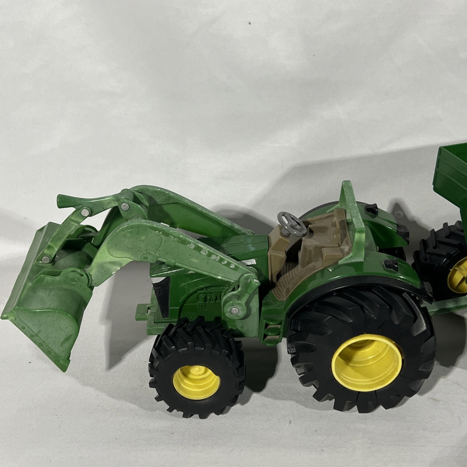 ERTL John Deere Green Tractor with Wagon