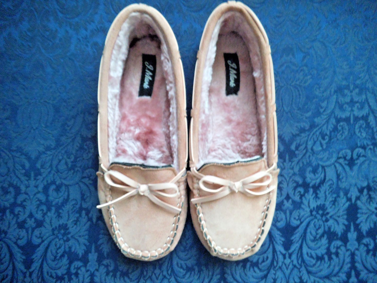 J. MARK WOMEN’S FAUX FUR  INDOOR/OUTDOOR MOCCASIN SLIPPERS 8-9 DUSTY PINK NWOB