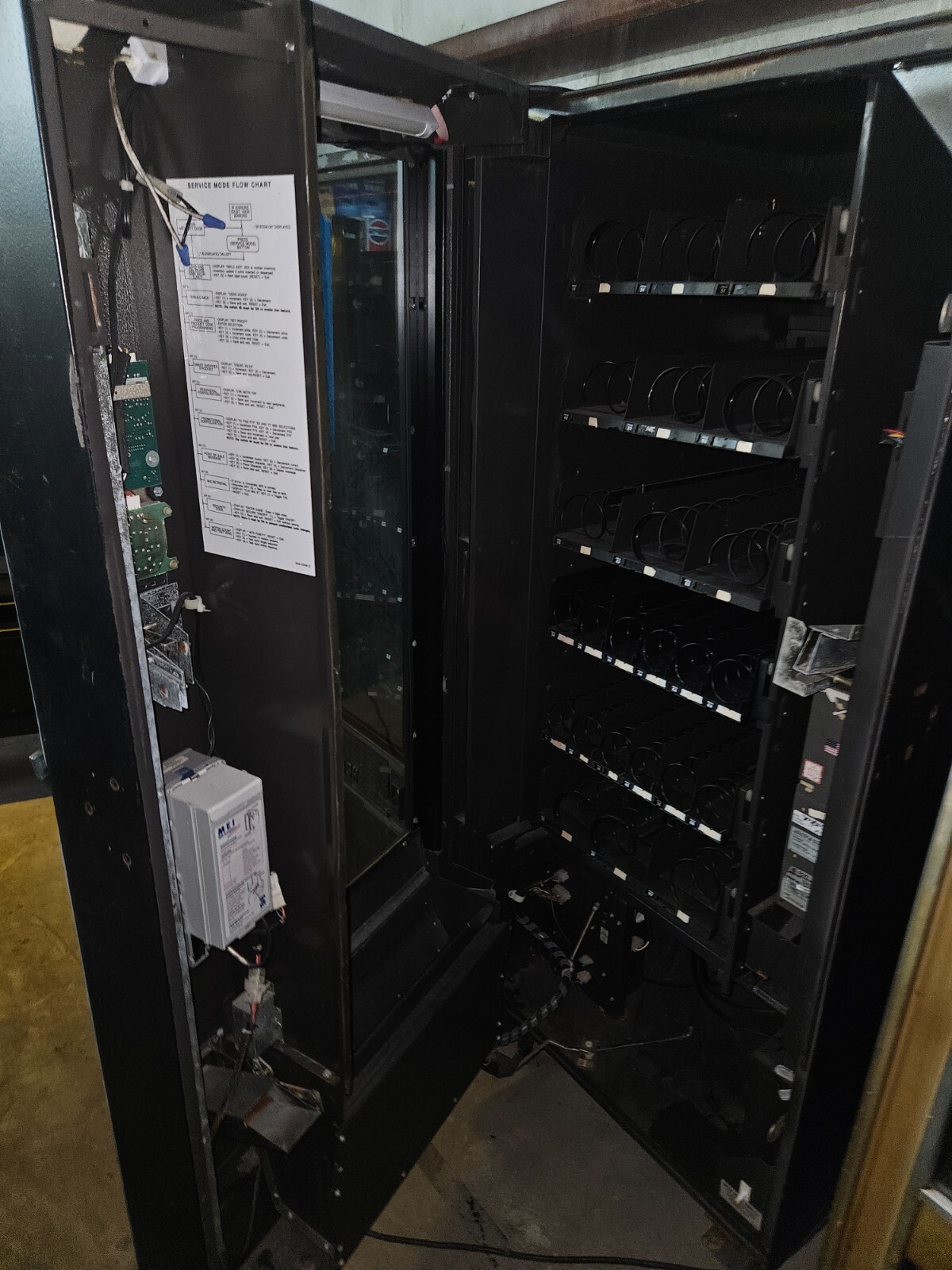 3x Rowe 4900 5900 JR Junior Snack Vending Machine Vending Machines, Powers Up