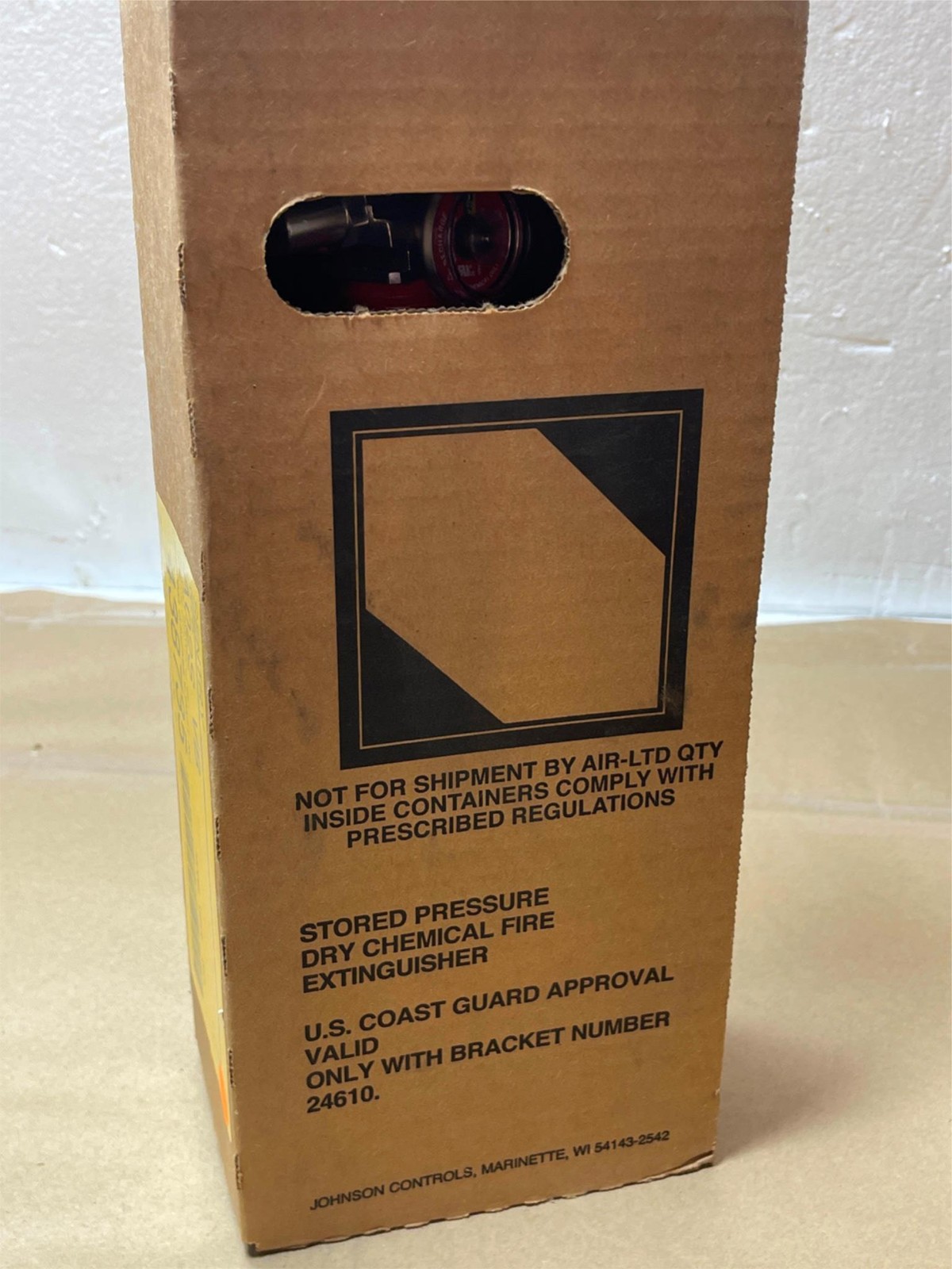 Ansul Sentry 438735 A02SVB Dry Chemical Fire Extinguisher w/ Vehicle Bracket