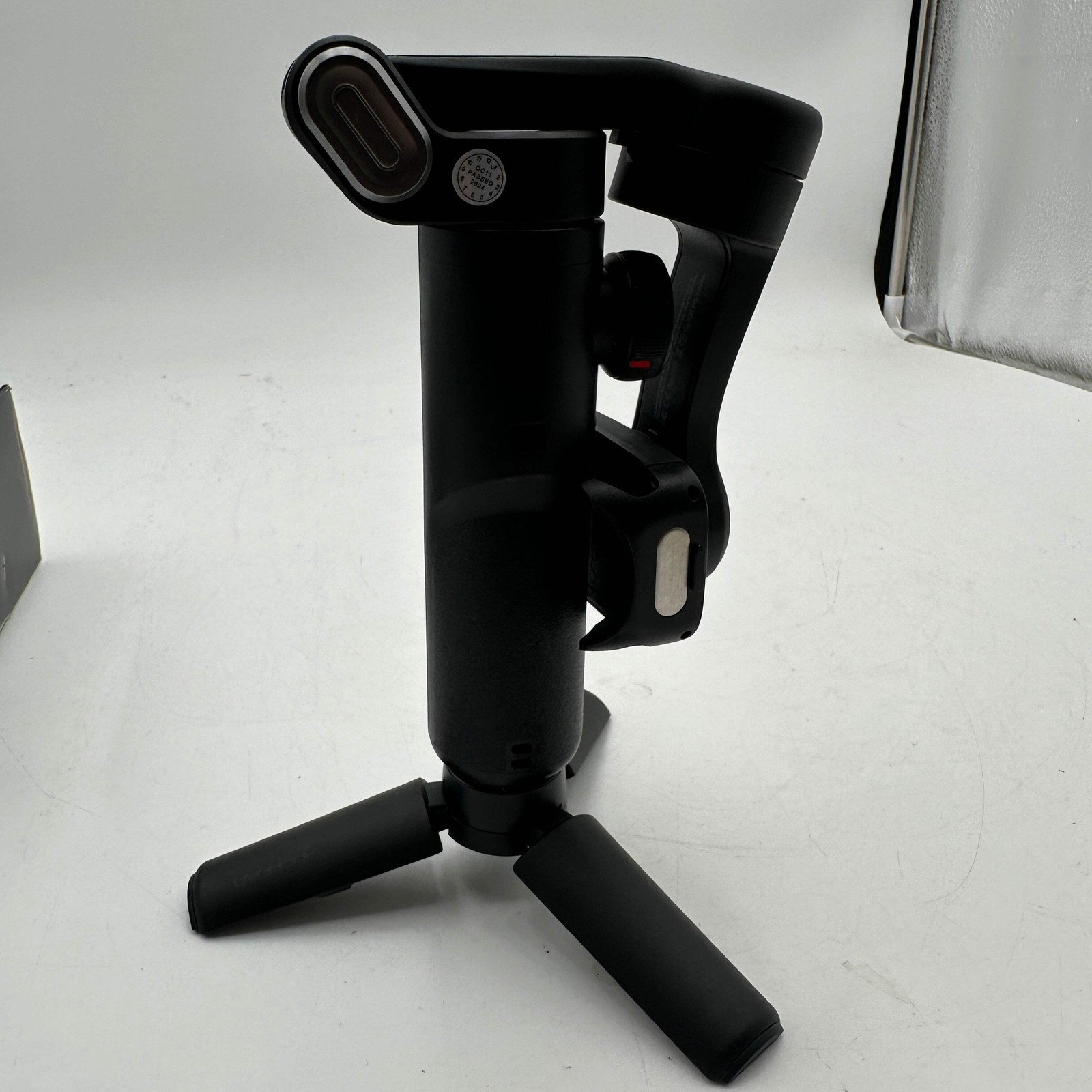 Aochuan Smart XE 3-Axis Smartphone Stabilizer