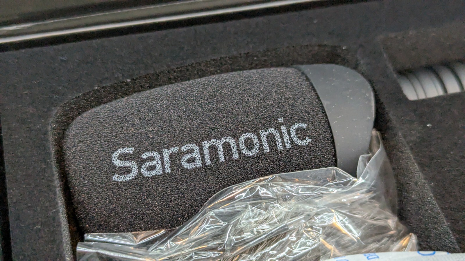 Saramonic Vmic Mini Ultra-compact Camera-Mount Shotgun Microphone/iPhone🔥New🔥