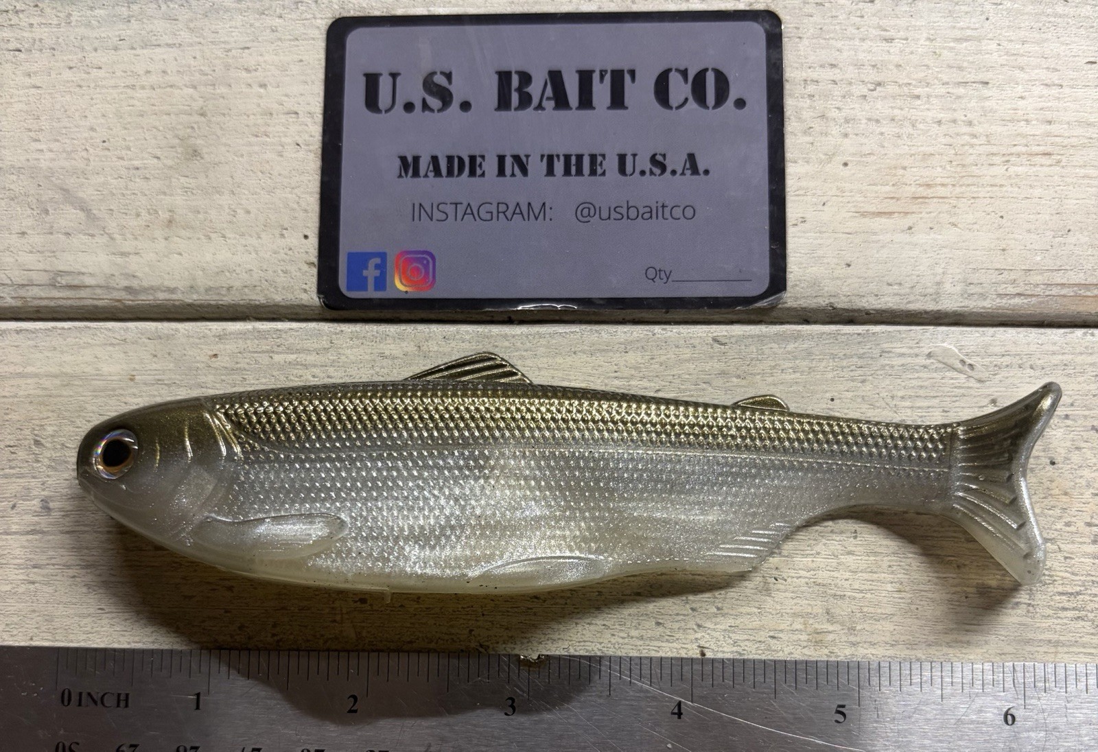 Swimbait 6” Weedless wedge tail Color Hitch Lot Of 1 Bait
