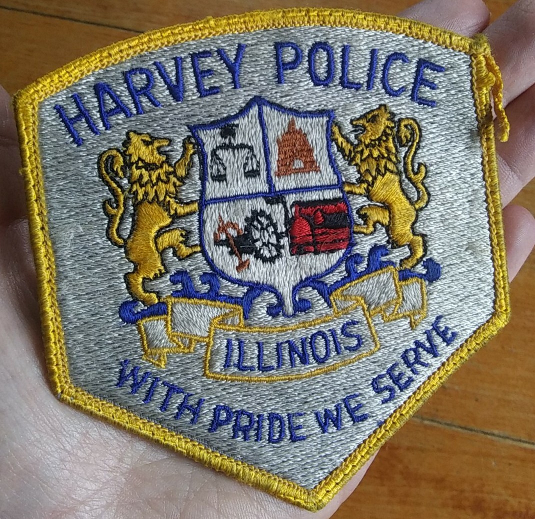 VINTAGE HARVEY PD ILLINOIS LAW COLLECTORS PATCH WITH PRIDE WE SERVE