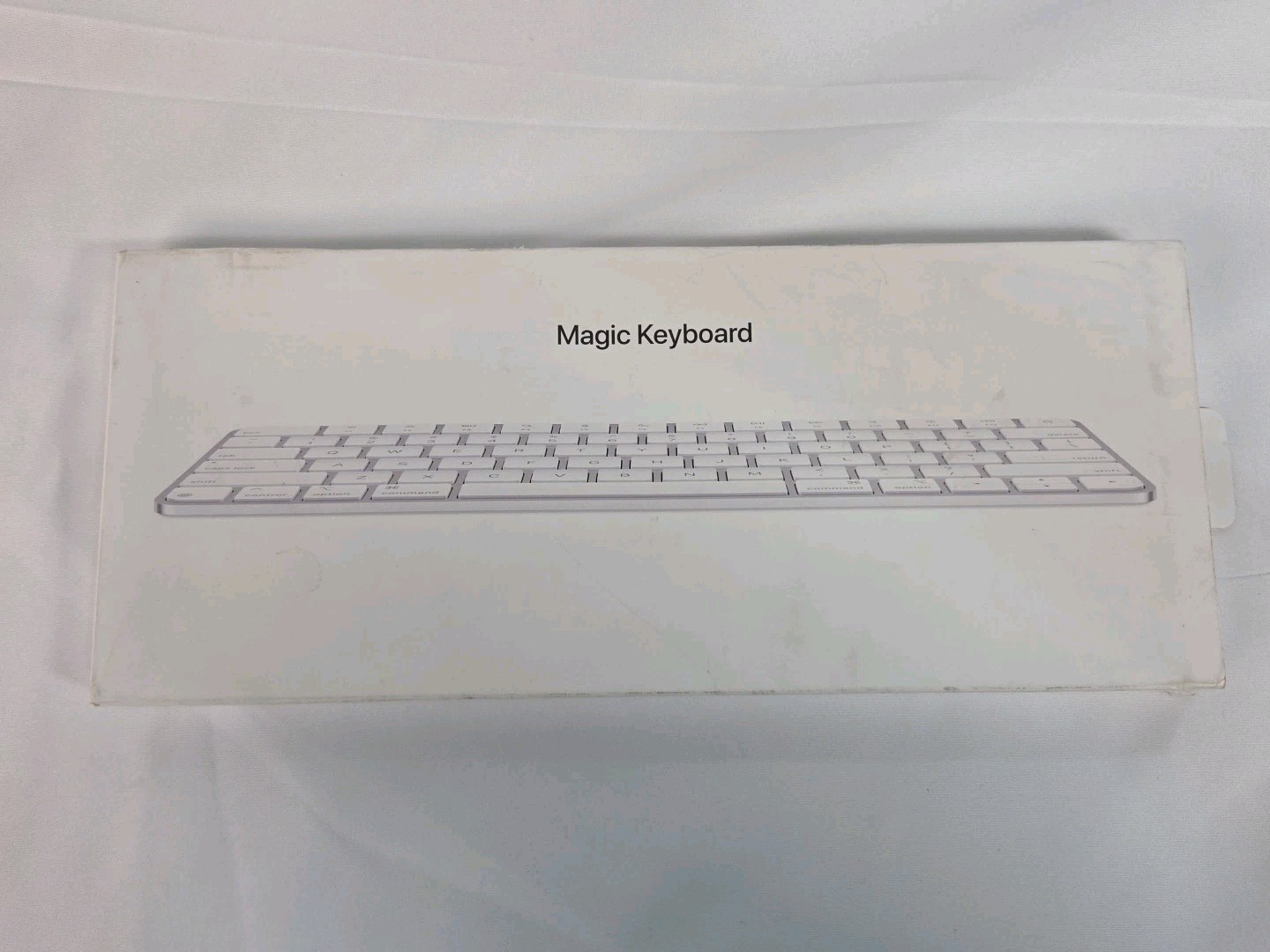 Apple A2450 Magic Keyboard Silver/White