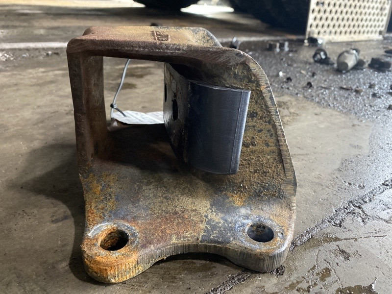 Suspension Bracket 6803250003 for Freightliner MT55 (641-12689)
