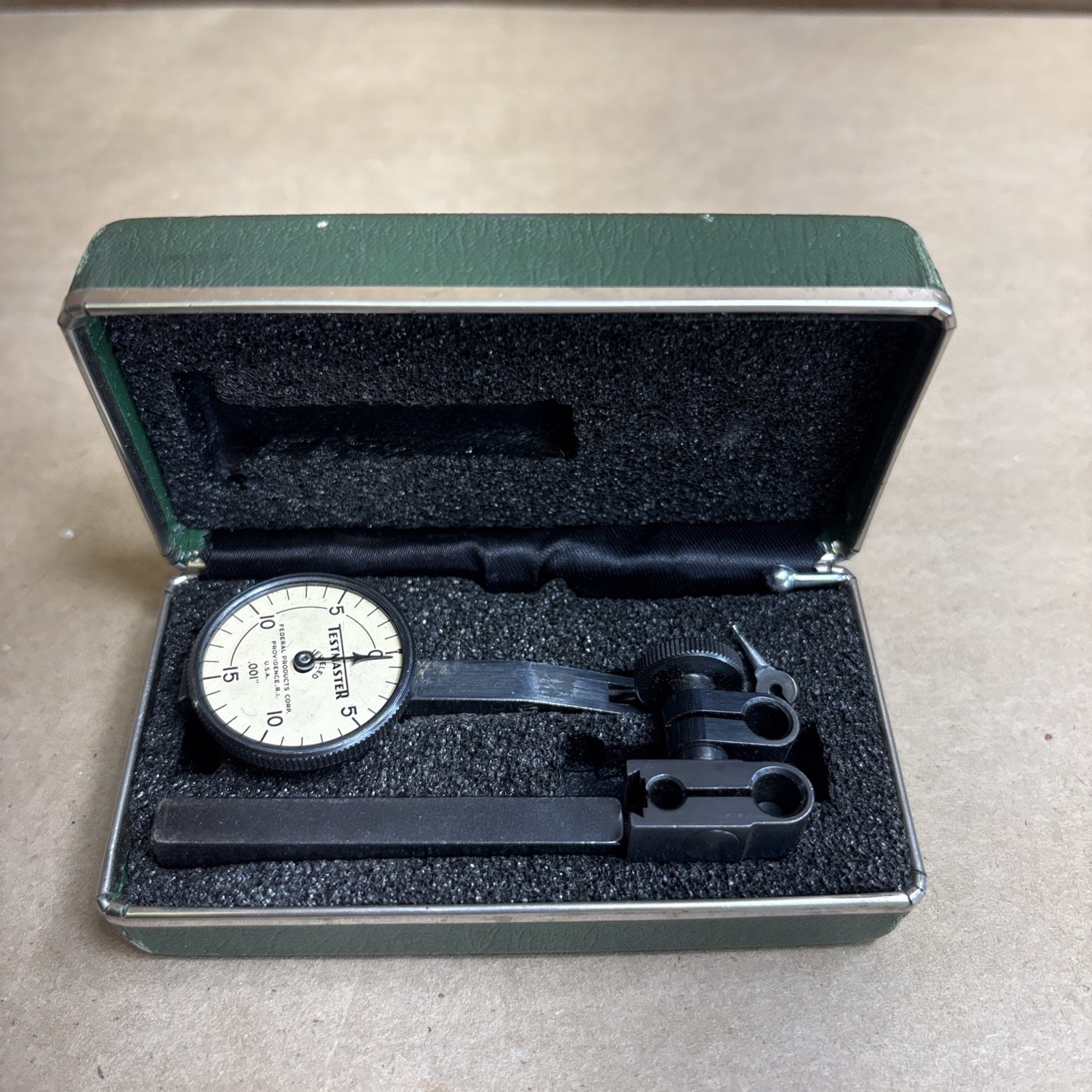 VINTAGE FEDERAL:  Testmaster T-2 .0001" Dial Test Indicator.