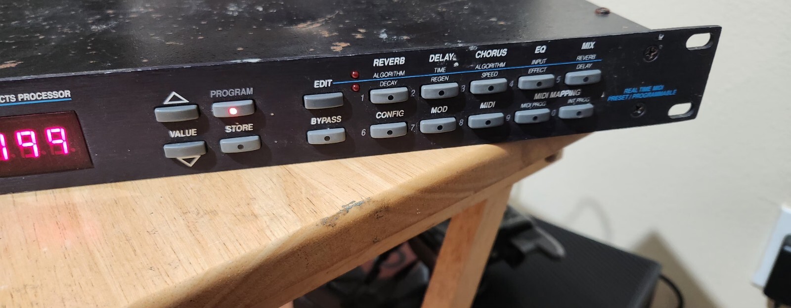 Alesis Midiverb 3 Multi-Effects Processor Midi-Verb III FX Reverb Delay Rack Uni