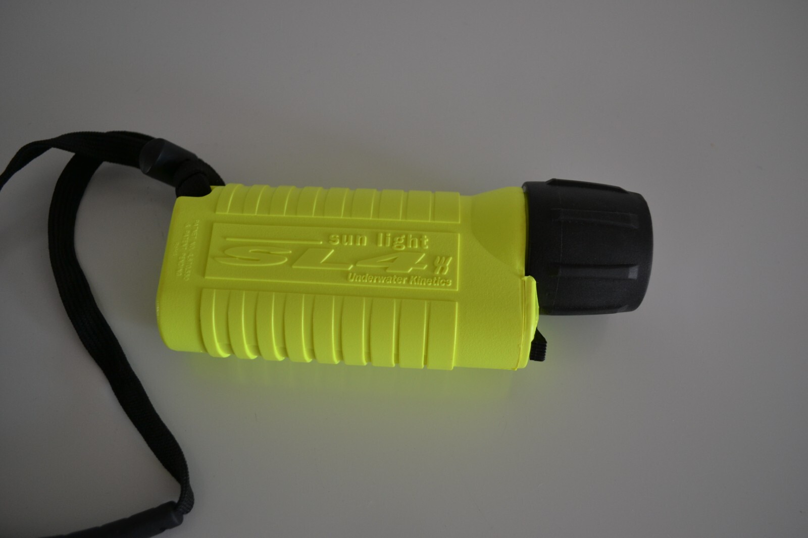 Sun Light 4 Underwater Kinetics Batteries Included