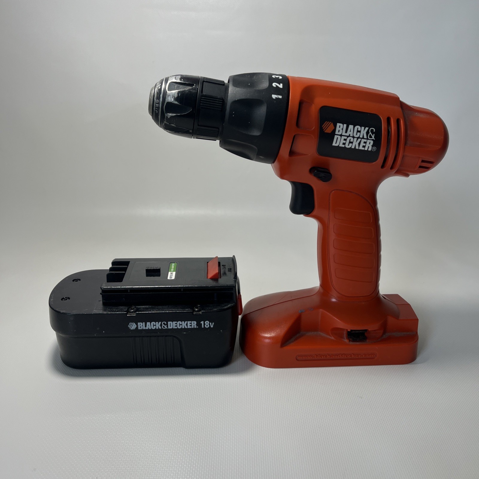 BLACK & DECKER 18v 3/8 (10mm) Cordless Drill Driver GCO1800 Battery Untested