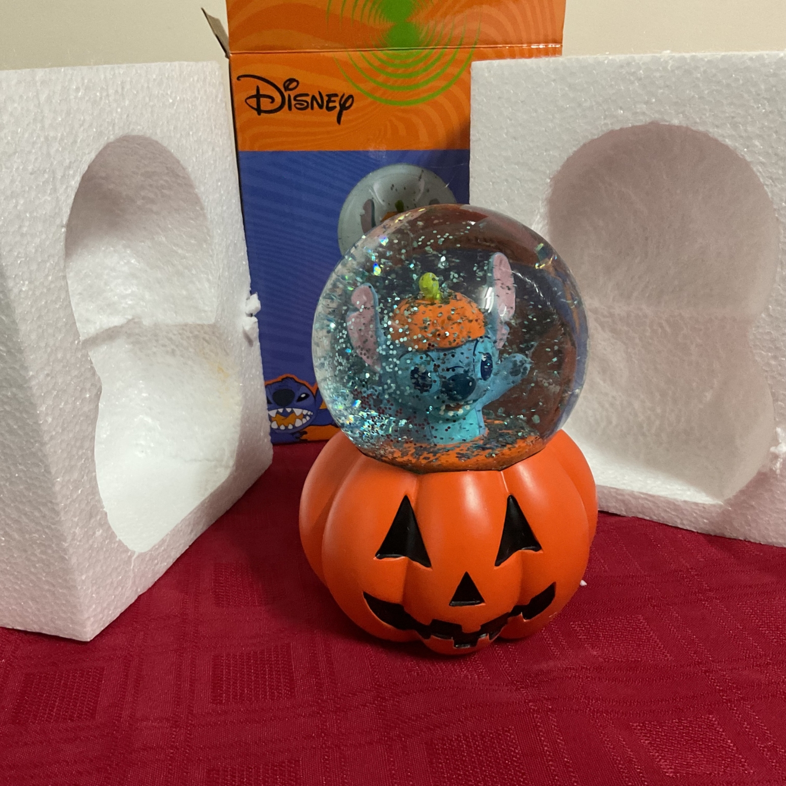DISNEY STITCH PUMPKIN SNOW GLOBE BRAND NEW!!!